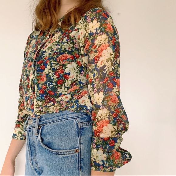 ⚡️3/$30⚡️Floral Blouse🌷 - Picture 2 of 4